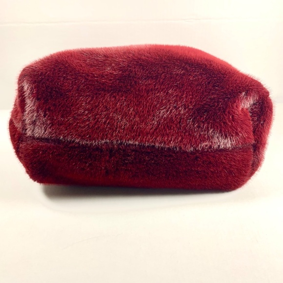 Cabincore soft burgundy red plush/fluffy fur hobo shoulder bag gold tone zipper - Picture 7 of 11